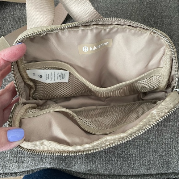Lululemon Athletica Tan and White Crossbody Bag with Minimalist Design - Picture 3 of 3